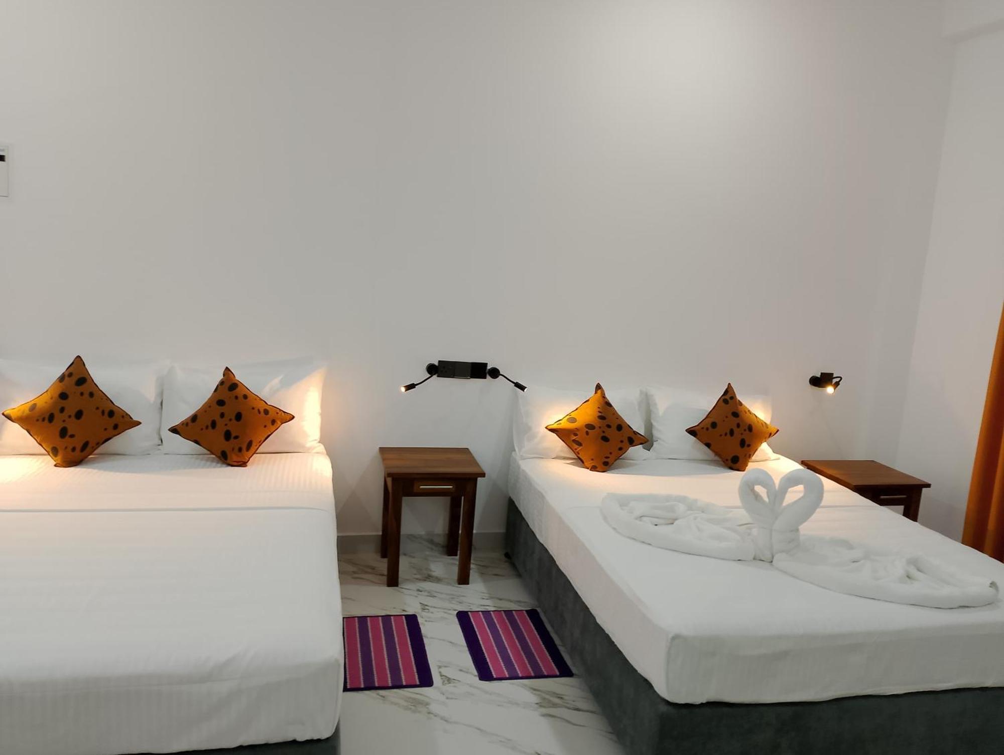 Malindu Yala Gate Hotel Tissamaharama Ngoại thất bức ảnh