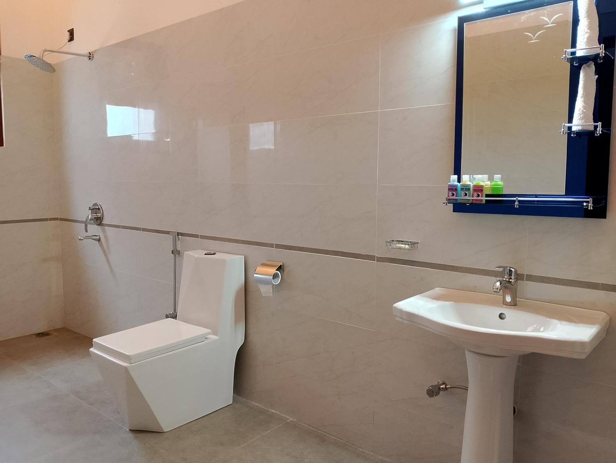 Malindu Yala Gate Hotel Tissamaharama Ngoại thất bức ảnh