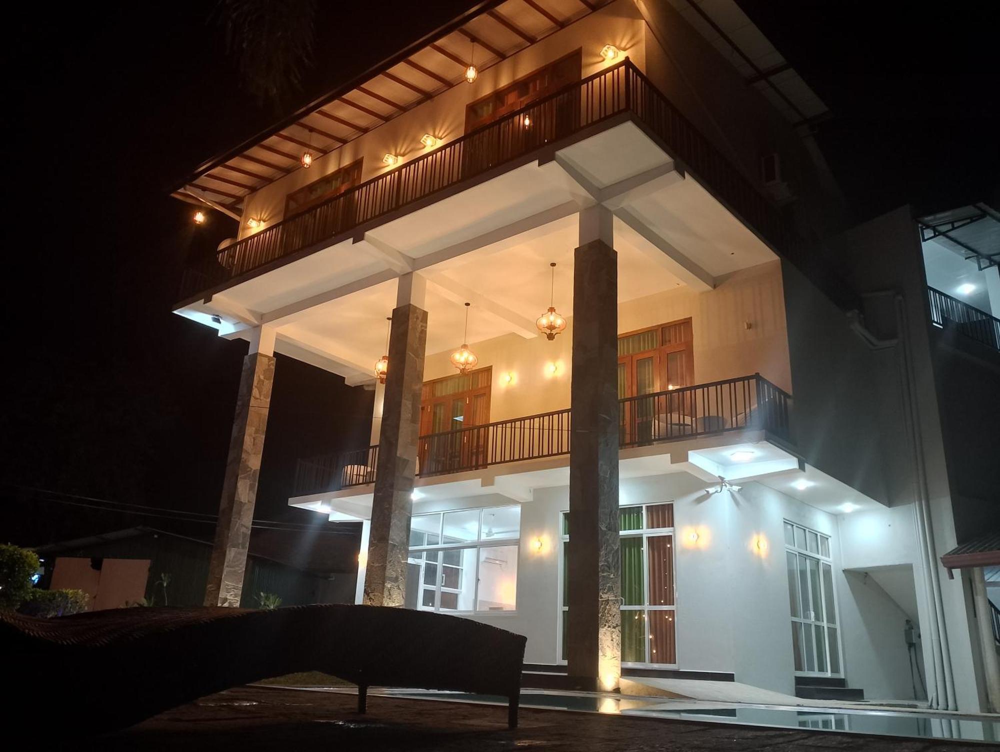 Malindu Yala Gate Hotel Tissamaharama Ngoại thất bức ảnh