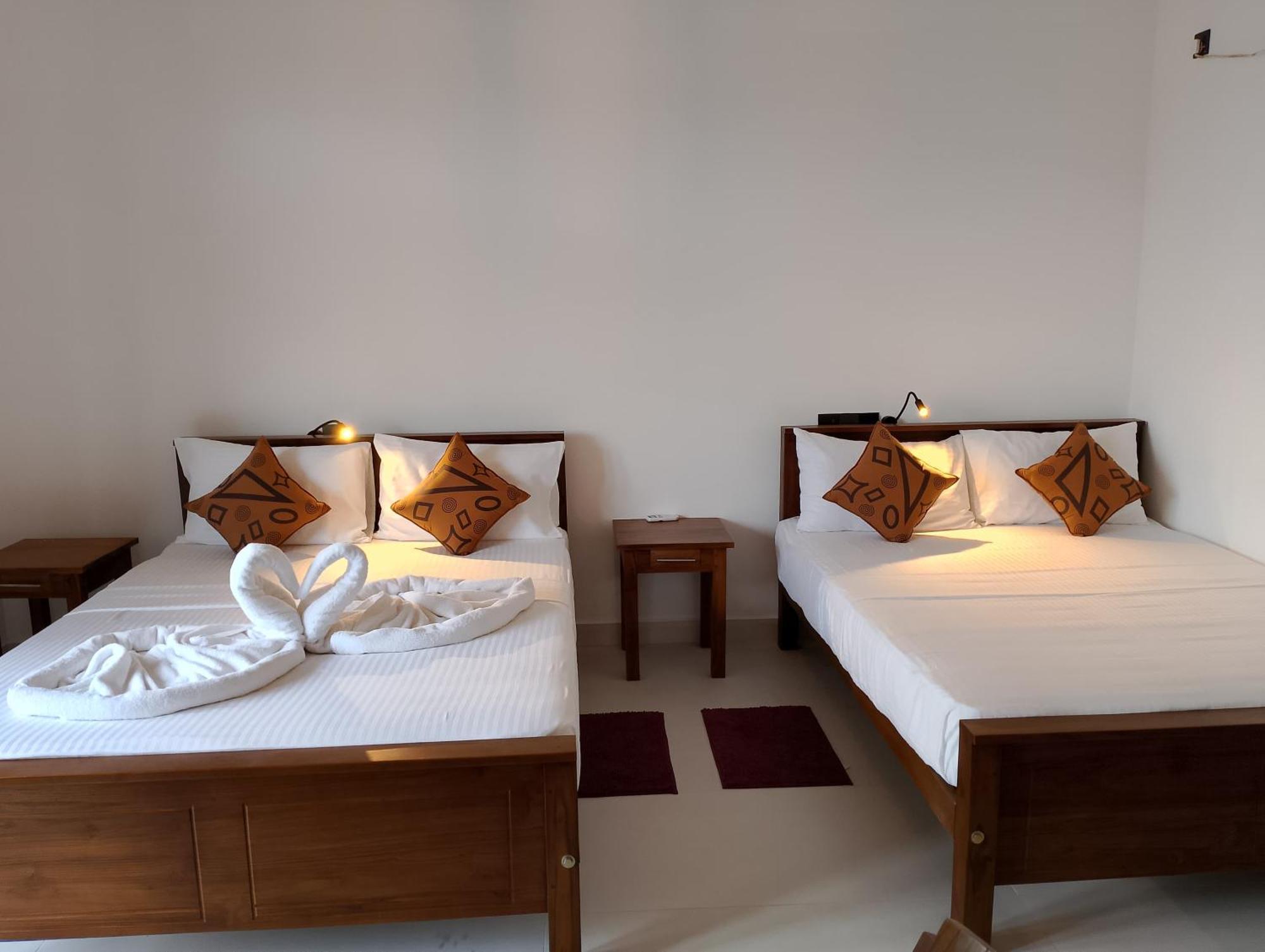 Malindu Yala Gate Hotel Tissamaharama Ngoại thất bức ảnh