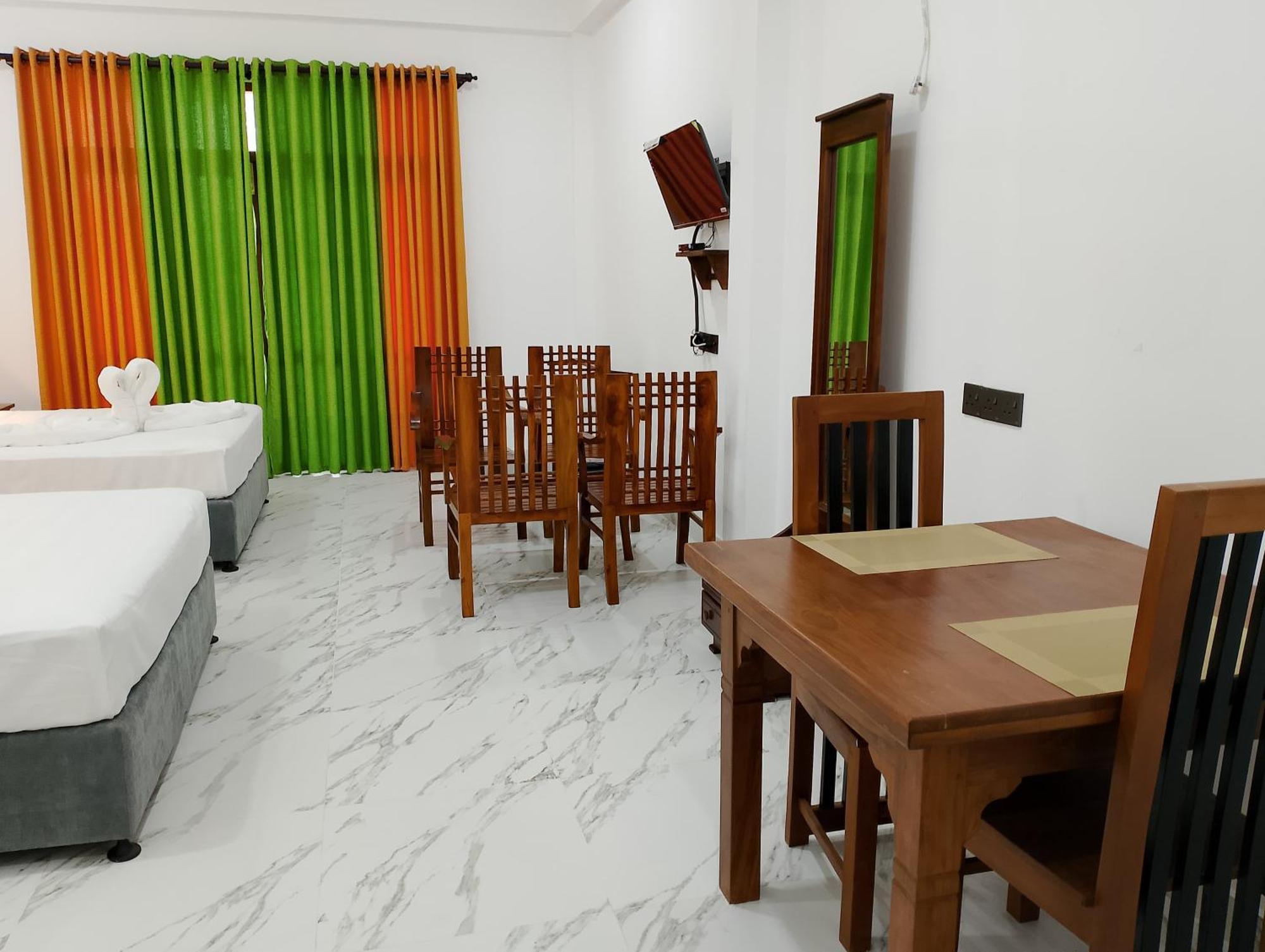Malindu Yala Gate Hotel Tissamaharama Ngoại thất bức ảnh