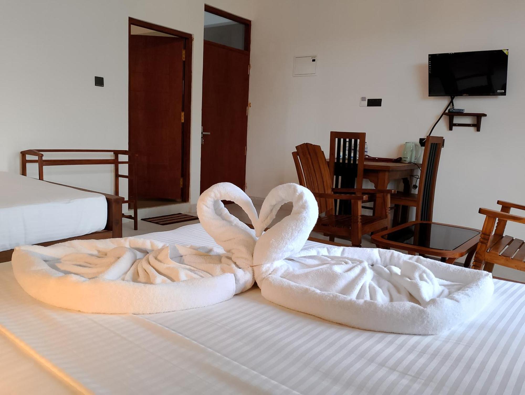 Malindu Yala Gate Hotel Tissamaharama Ngoại thất bức ảnh