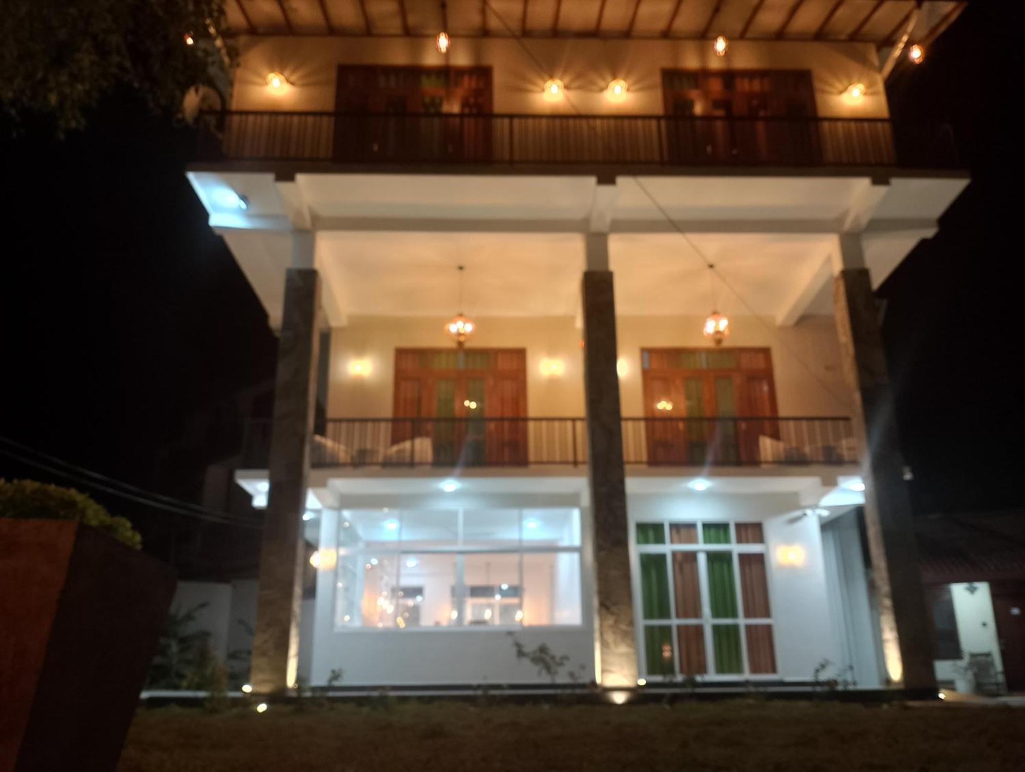 Malindu Yala Gate Hotel Tissamaharama Ngoại thất bức ảnh