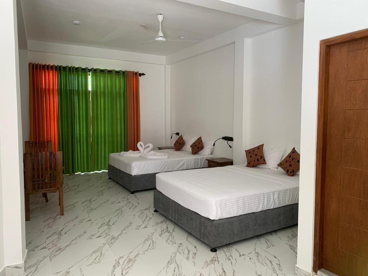 Malindu Yala Gate Hotel Tissamaharama Ngoại thất bức ảnh
