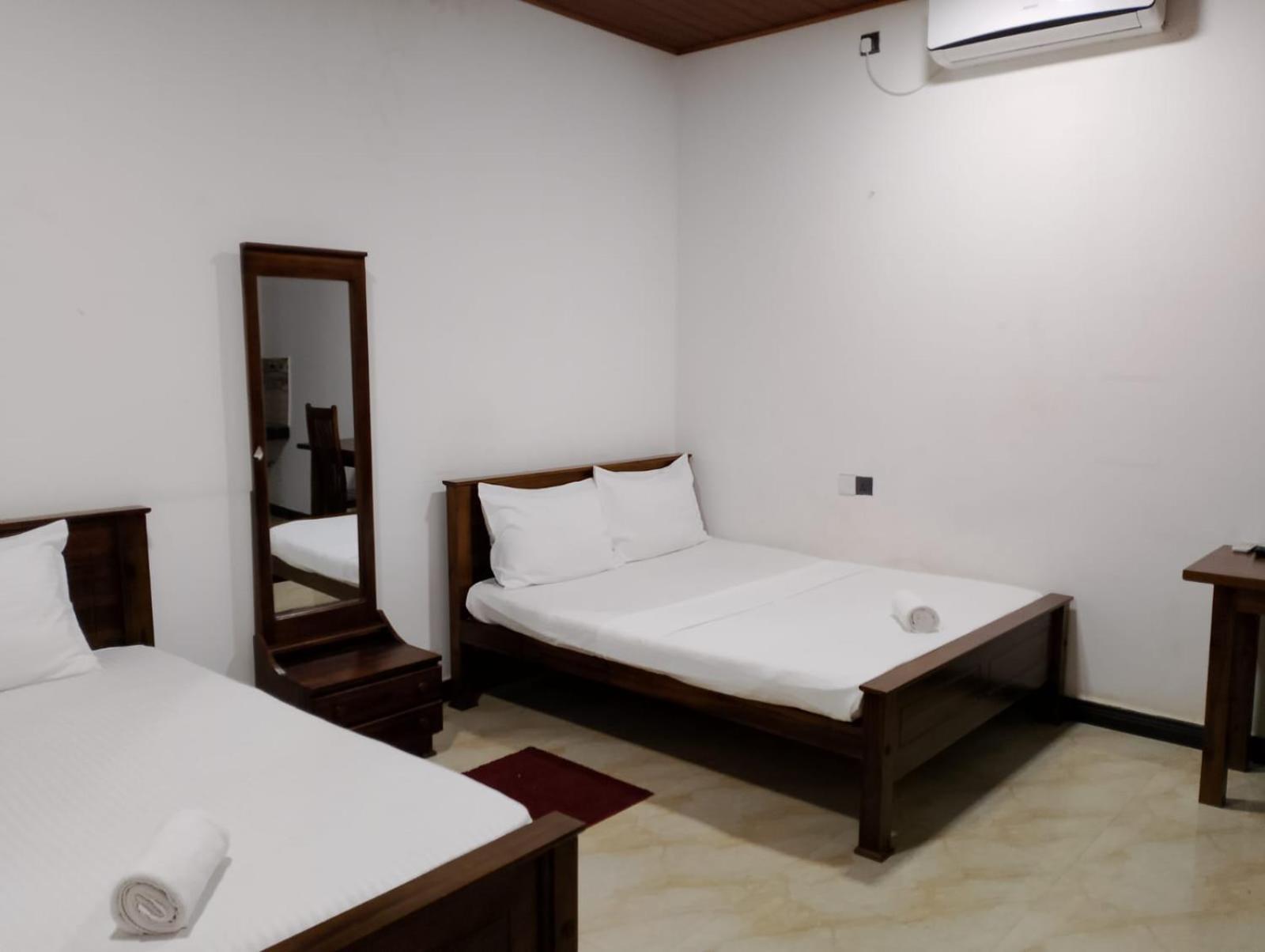 Malindu Yala Gate Hotel Tissamaharama Ngoại thất bức ảnh